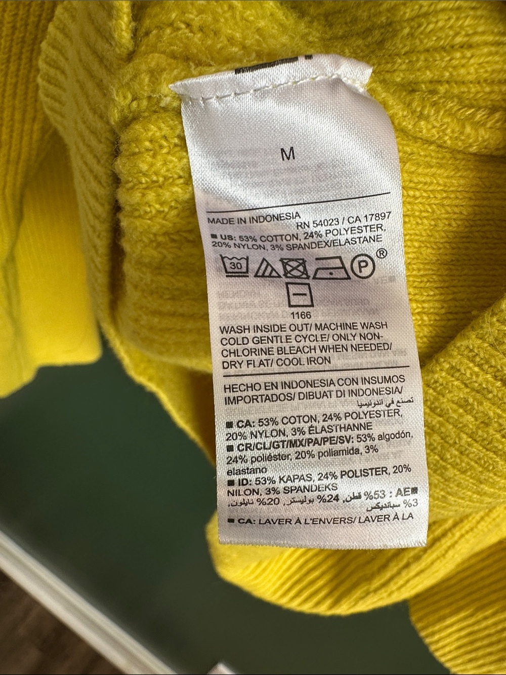 Old Navy Bright Yellow V-Neck Ribbed Sweater Size M - Picture 5 of 5